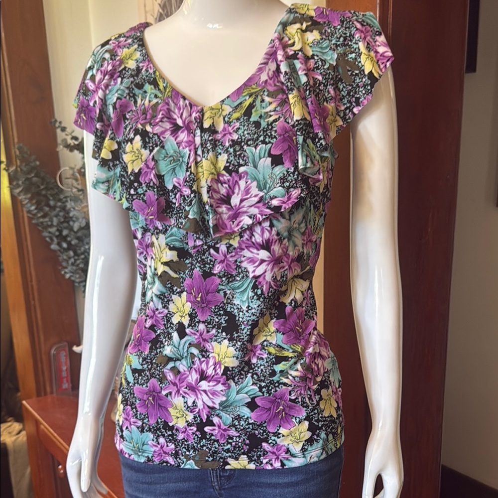NWT northern reflections size small Floral Print Women's Top